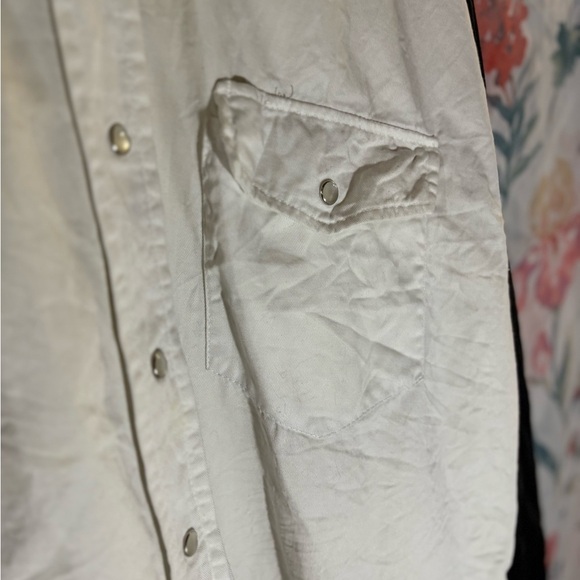 Vintage Black and White Button-Up Shirt with Blue Accents - Picture 3 of 10